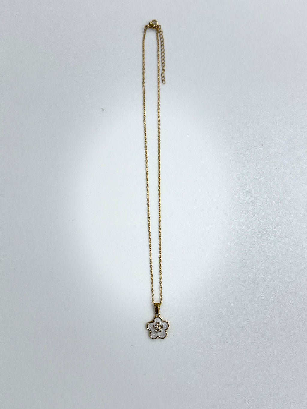 Collier pendentif fleur dorée en acier inoxydable