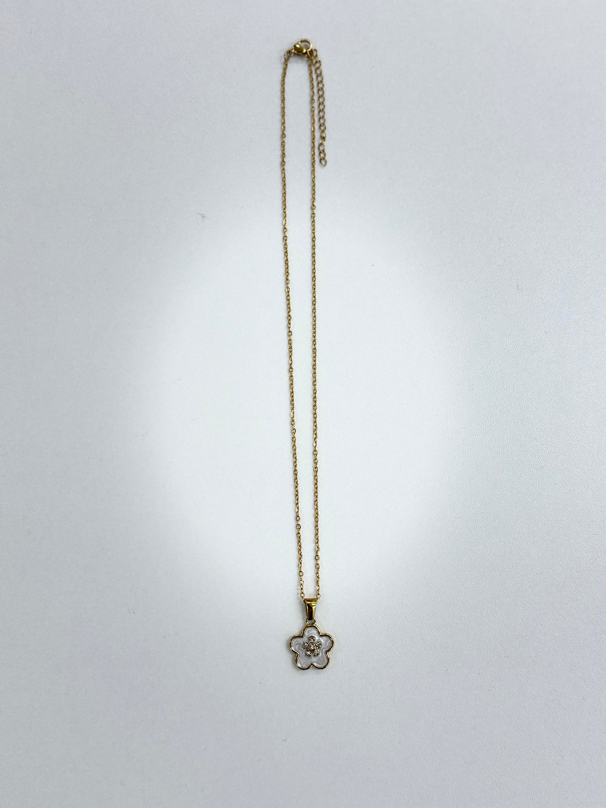 Collier pendentif fleur dorée en acier inoxydable