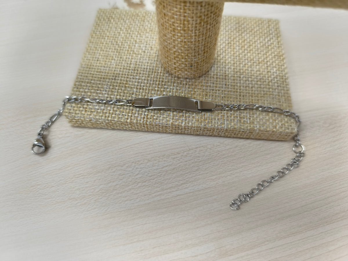 Bracelet maille figaro fin avec plaque en acier inoxydable, à graver