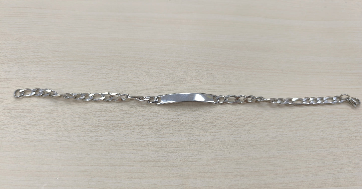 BRACELET AVEC PLAQUE MAILLE FIGARO COULEUR ACIER