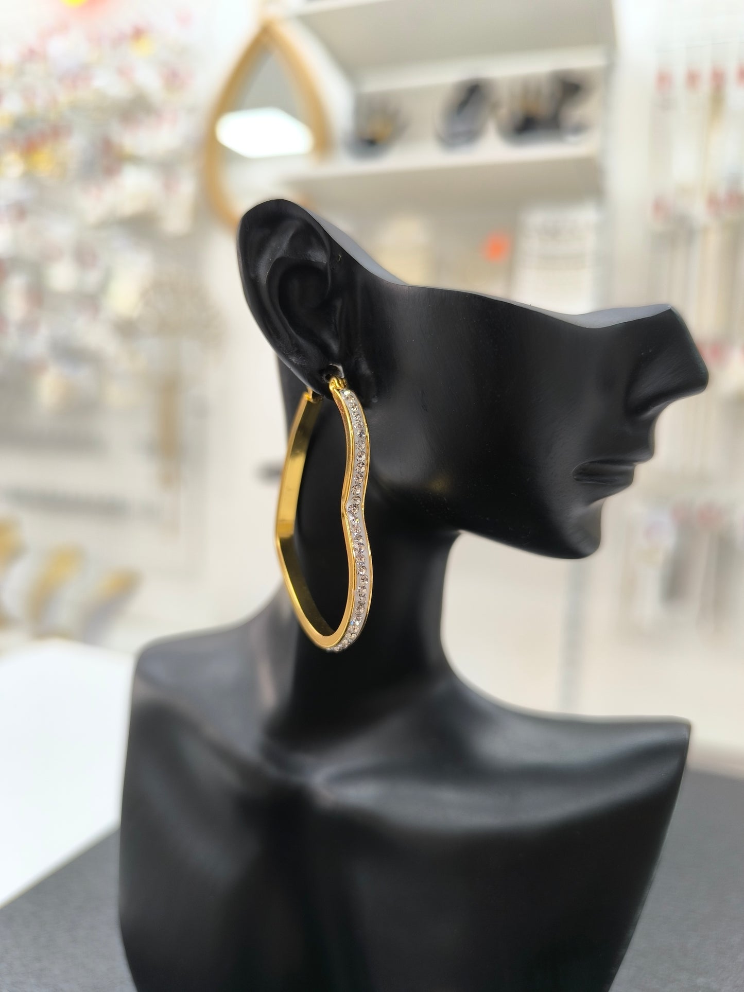 BOUCLES D'OREILLES CREOLES DOREES COEUR ET STRASS