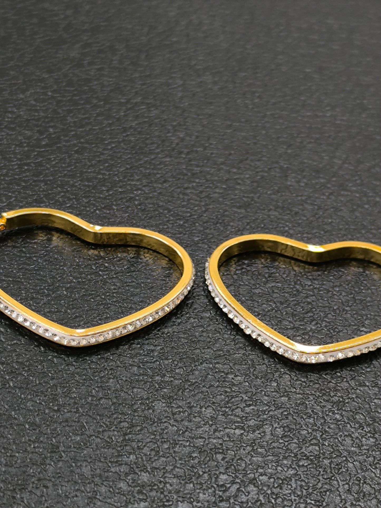 BOUCLES D'OREILLES CREOLES DOREES COEUR ET STRASS