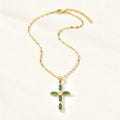 Chaîne et pendentif croix en oxyde de zirconium vert