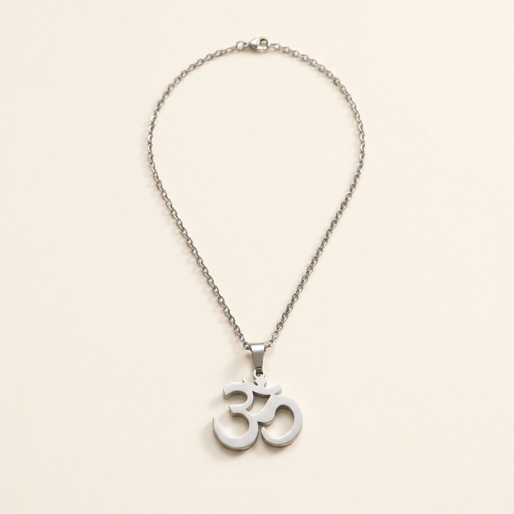 Collier pendentif ॐ « Om » en acier inoxydable, modèle 3, argenté