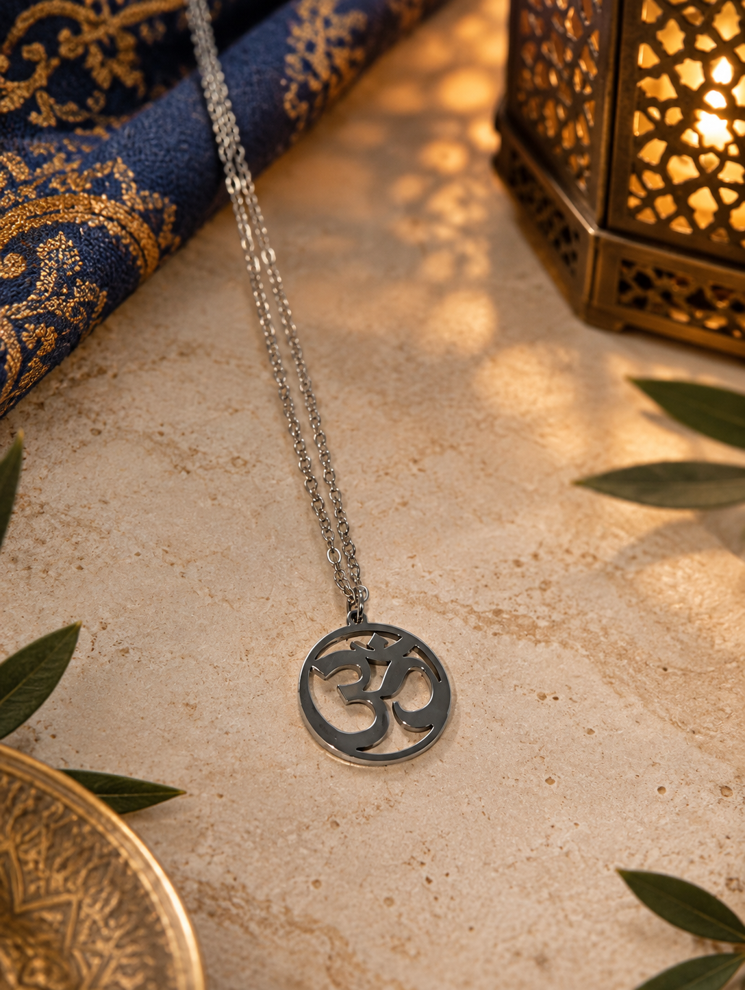 Collier pendentif ॐ « Om » en acier inoxydable, modèle 1
