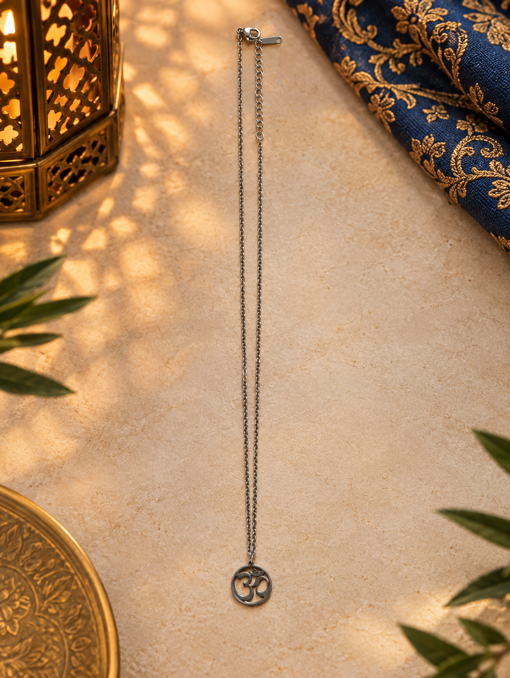 Collier pendentif ॐ « Om » en acier inoxydable, modèle 1