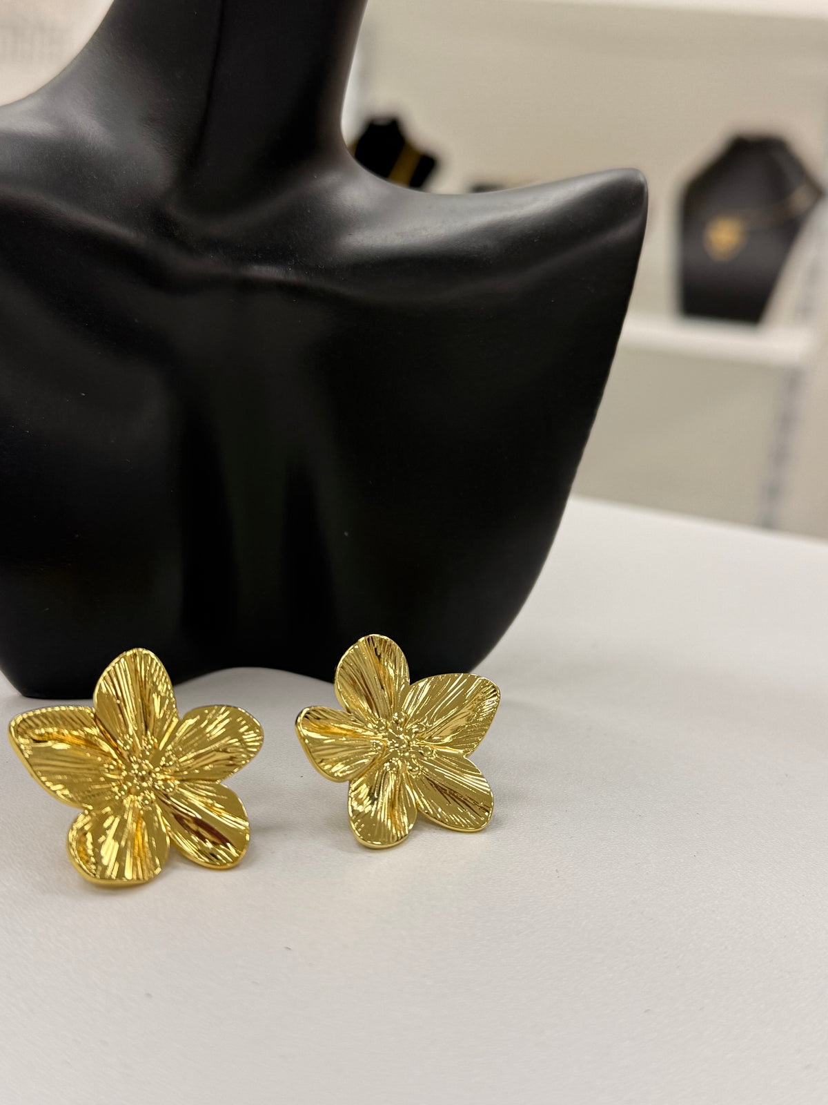 Boucles d'oreilles clou fleur d'hibiscus en acier inoxydable