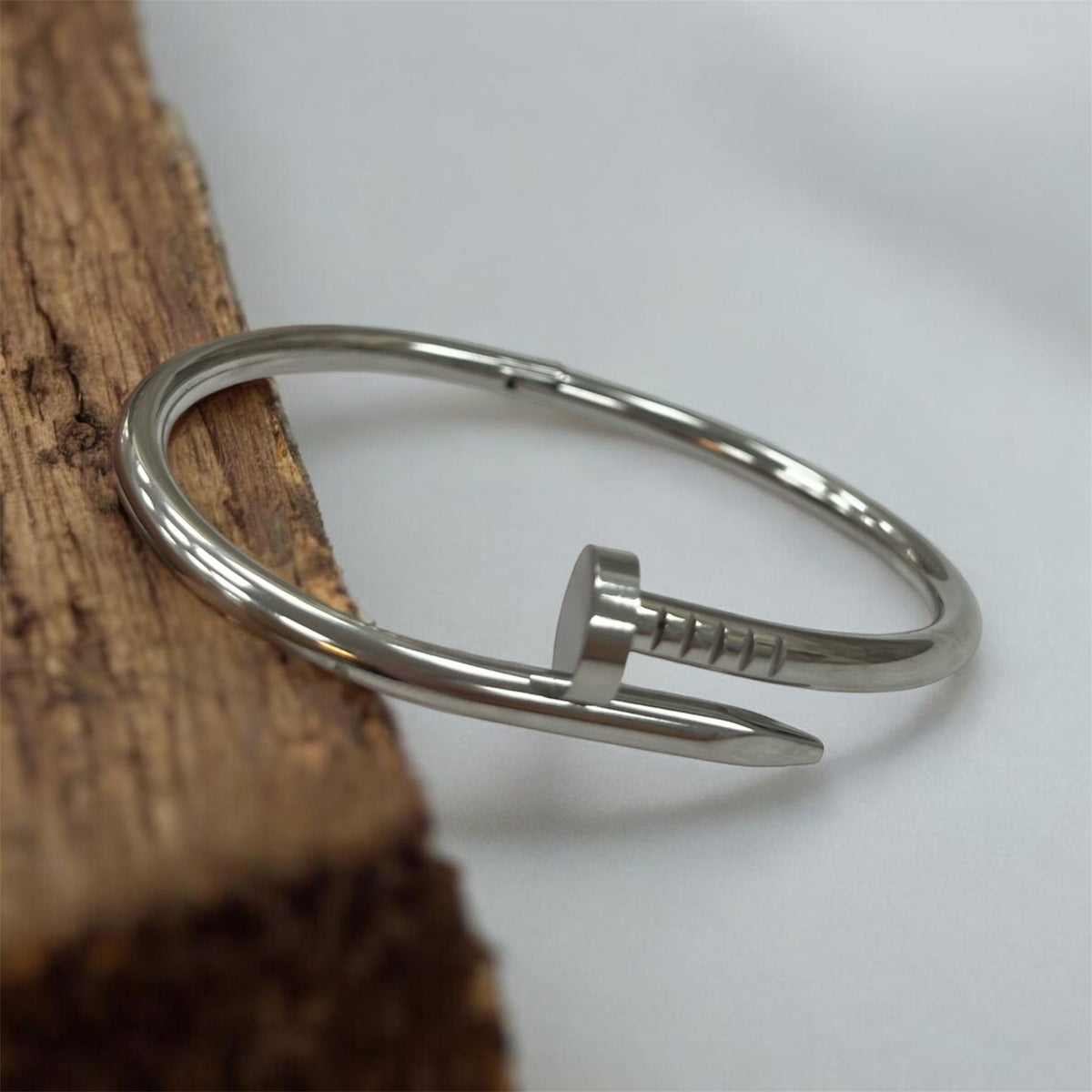 Bracelet clou rigide en acier inoxydable