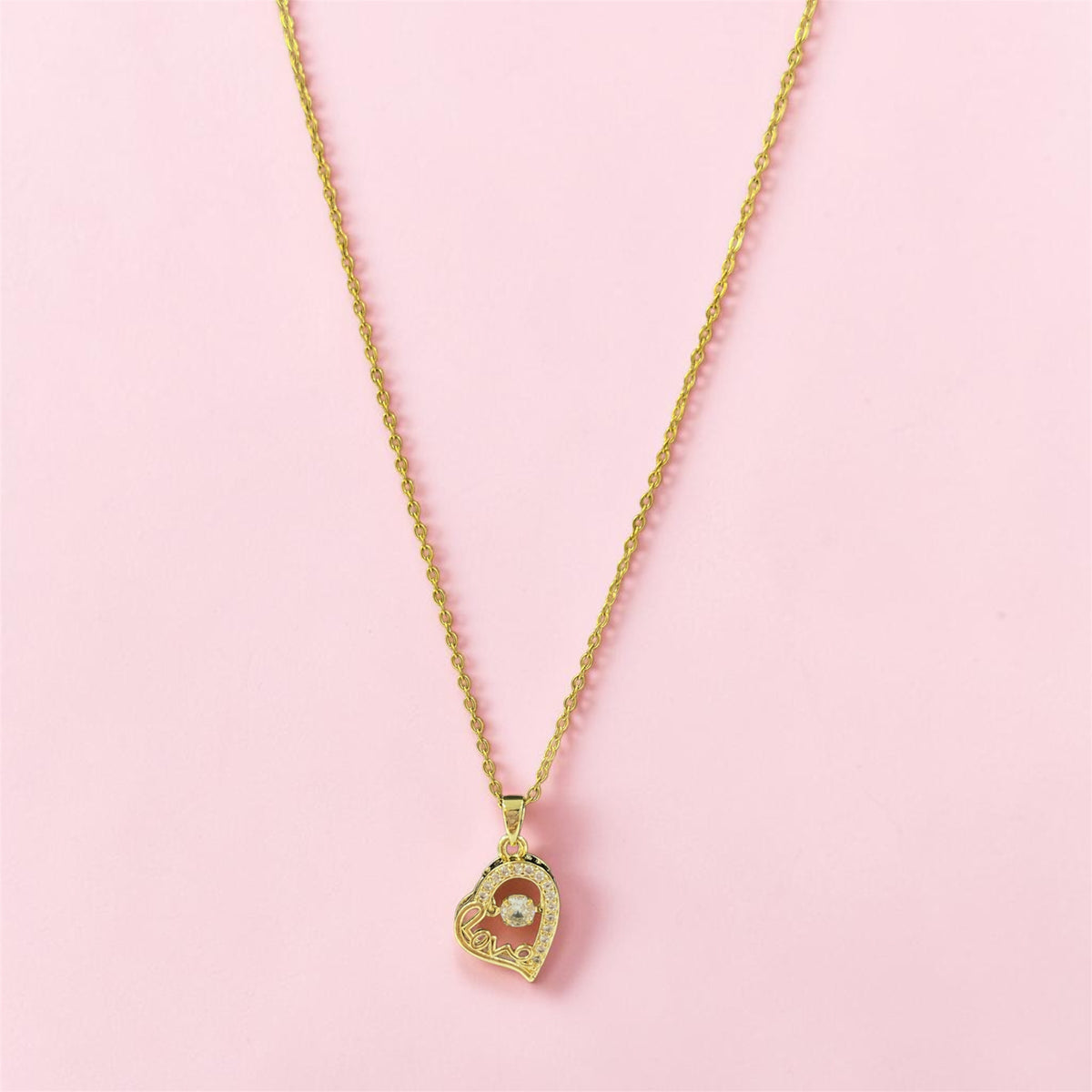 Collier doré pendentif cœur en oxyde de zirconium