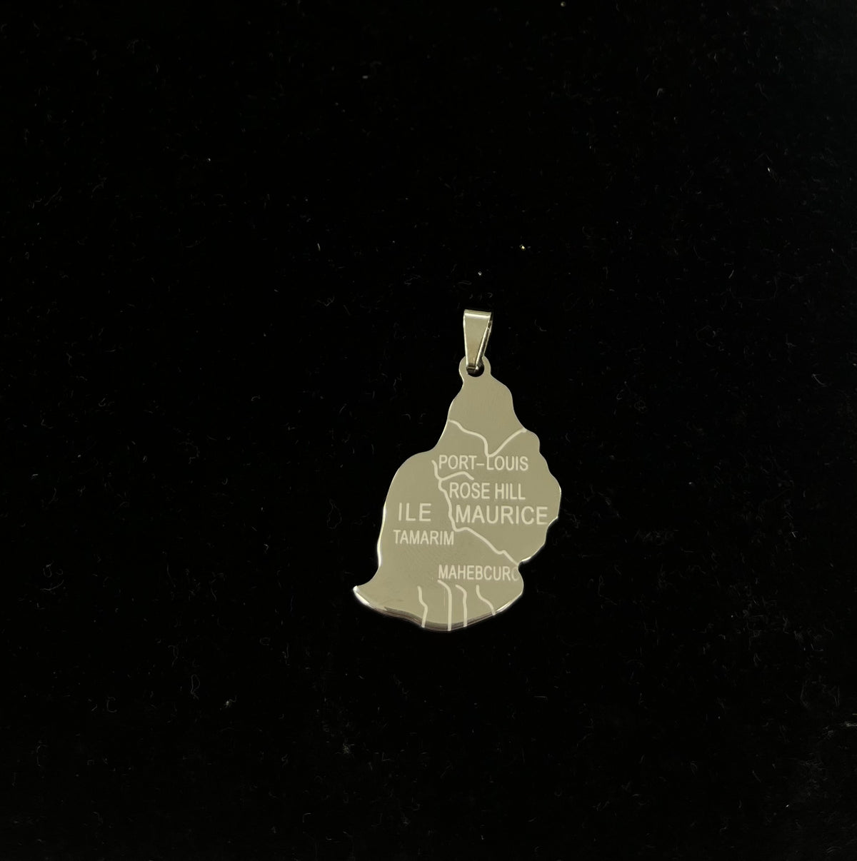 Pendentif carte de l'île Maurice en acier inoxydable