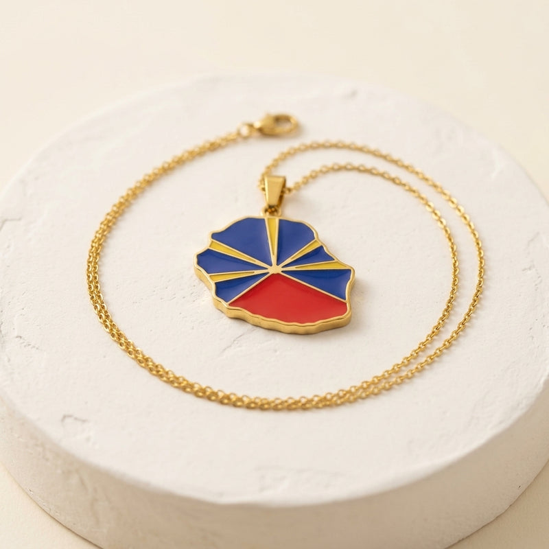 Pendentif carte de La Réunion émaillée aux couleurs de l'île - L'Arbre à Bijoux