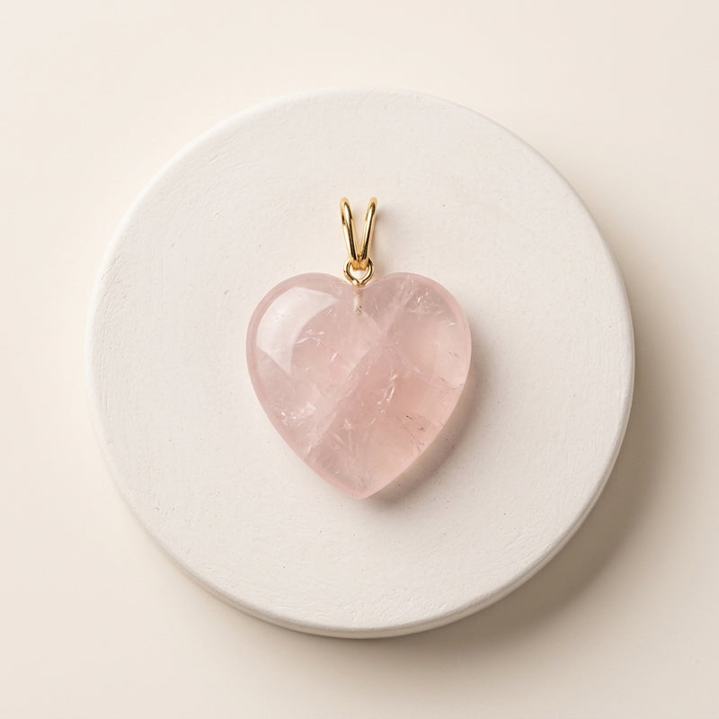 Pendentif cœur en quartz rose naturel translucide et bélière dorée - L'Arbre à Bijoux